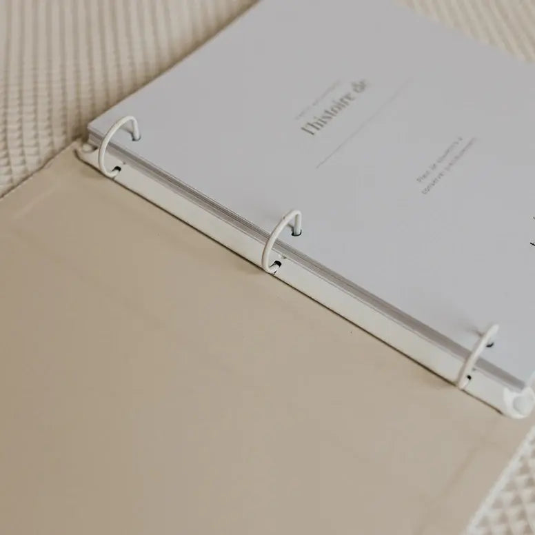 Livre de Bébé, Ligné Beige