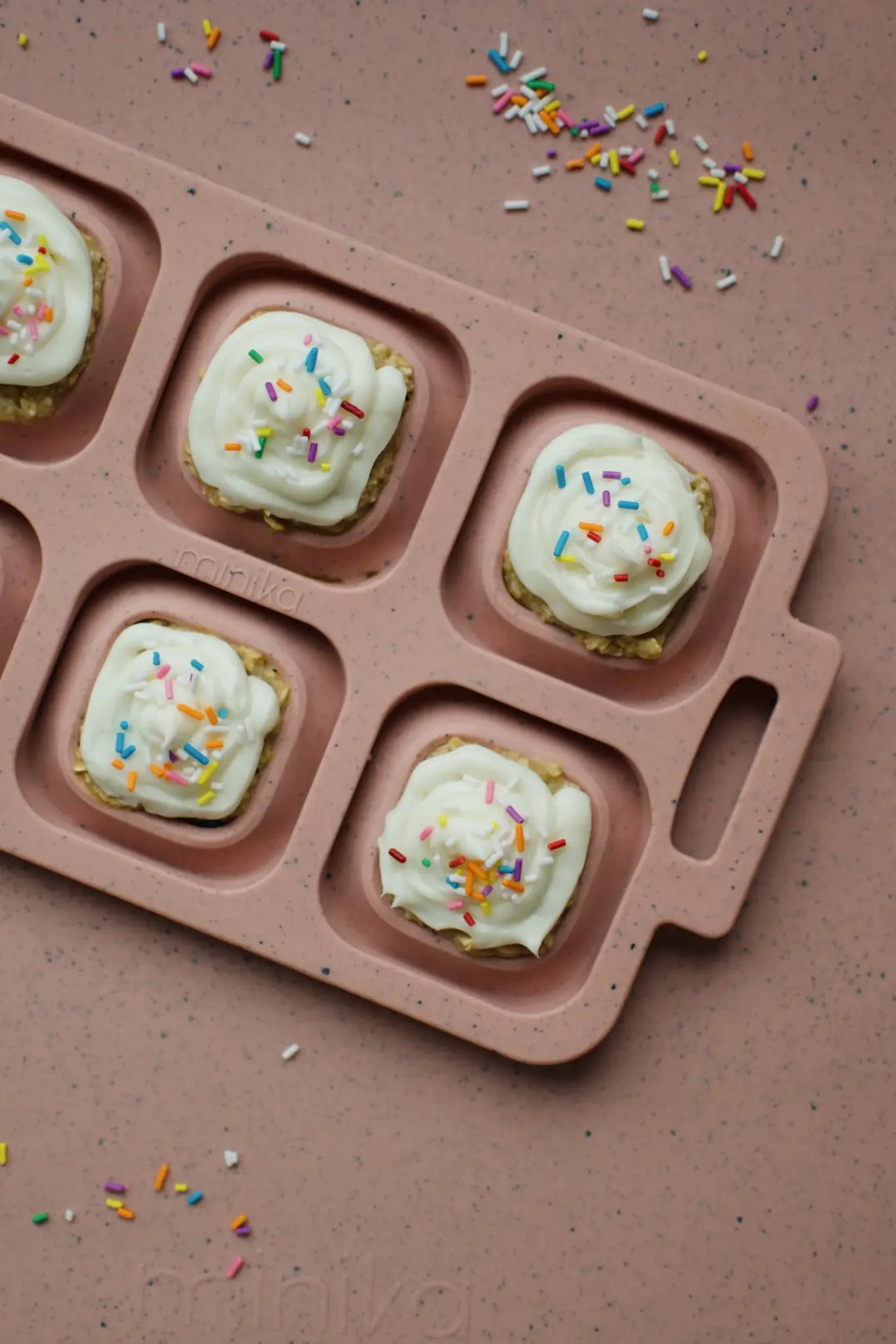 Minika - Foldable Cupcake Mould, Sage