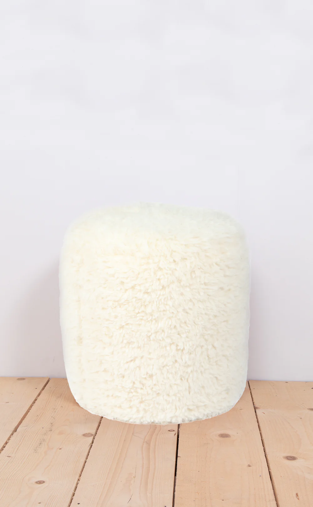 Wild & Soft - Pouf Repose-Pieds Mouton, Moyen