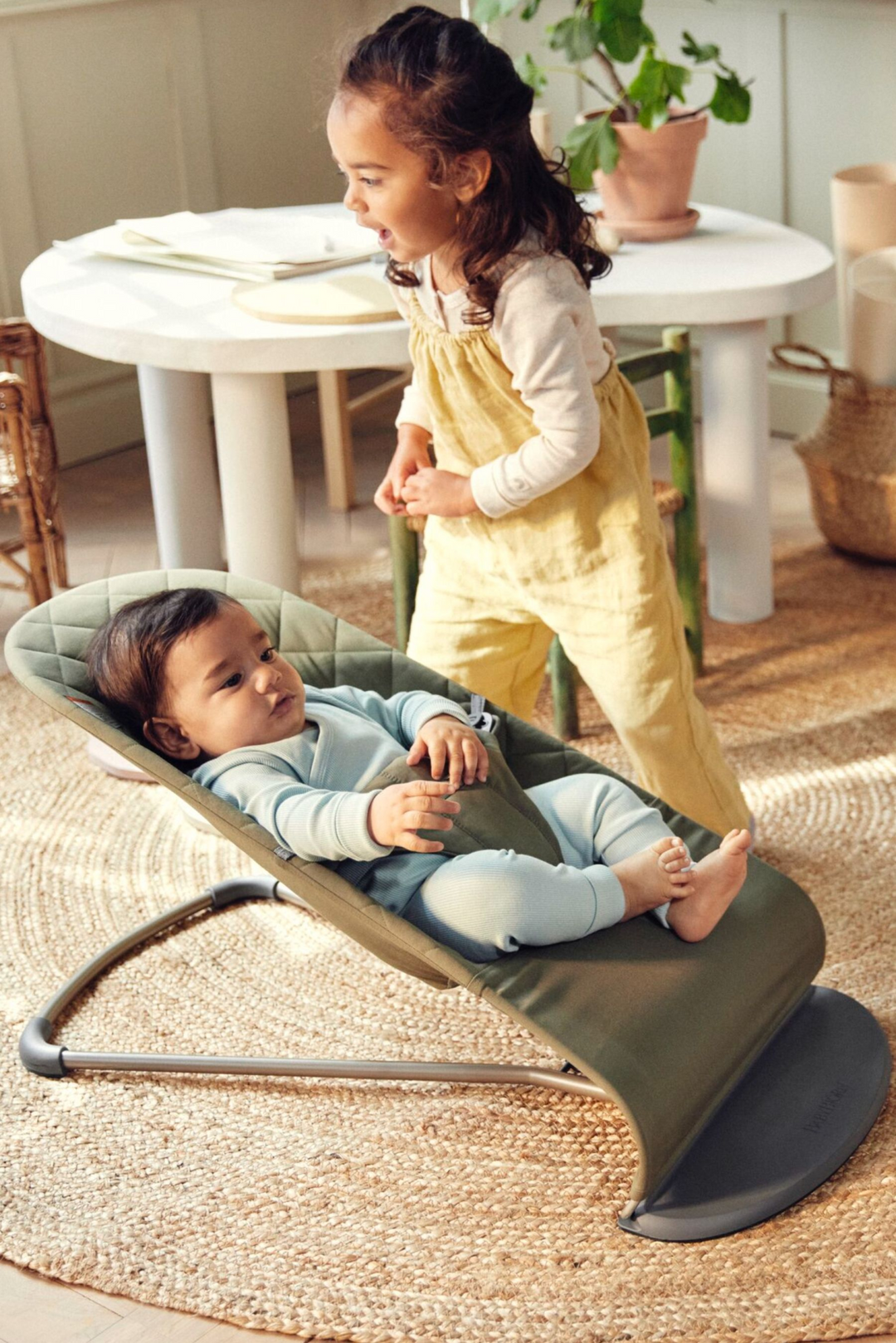 BabyBjörn - Ensemble Transat Bouncer Bliss et Jouet en Bois, Vert Foncé