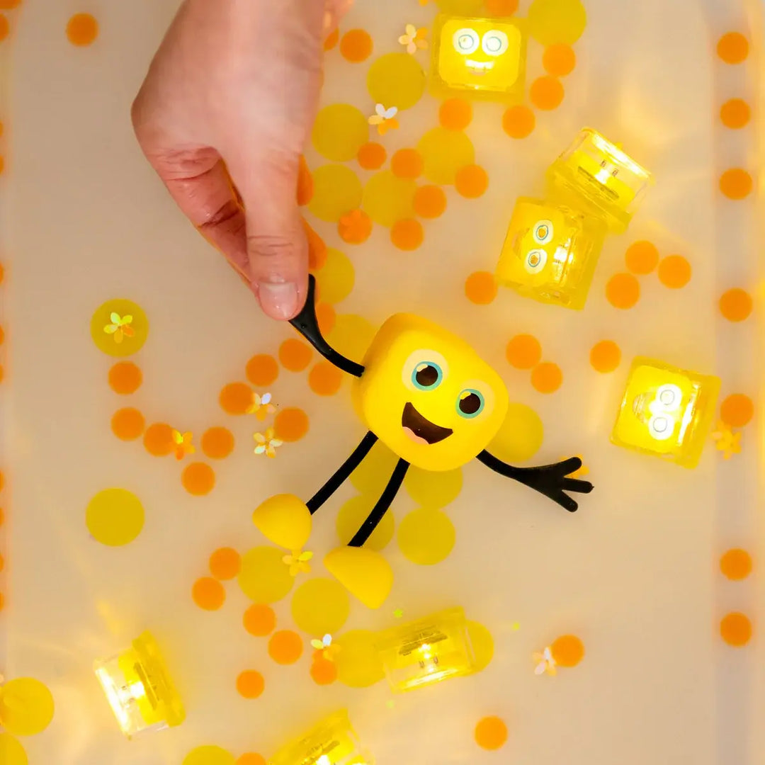 Glo Pals - Personnage avec 2 Cubes Lumineux Activés par l'Eau, Alex 2.0