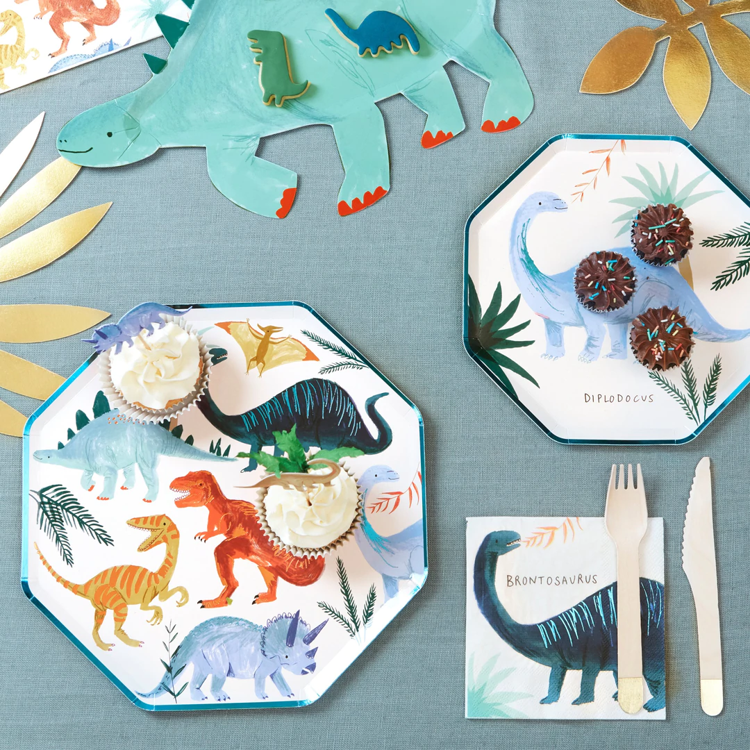 Paquet de 8 Assiettes en Papier, Royaume des Dinosaures