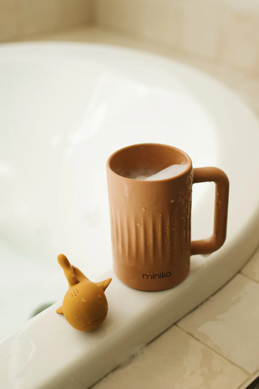 Minika - Tasse de Rinçage pour le Bain, Coquille