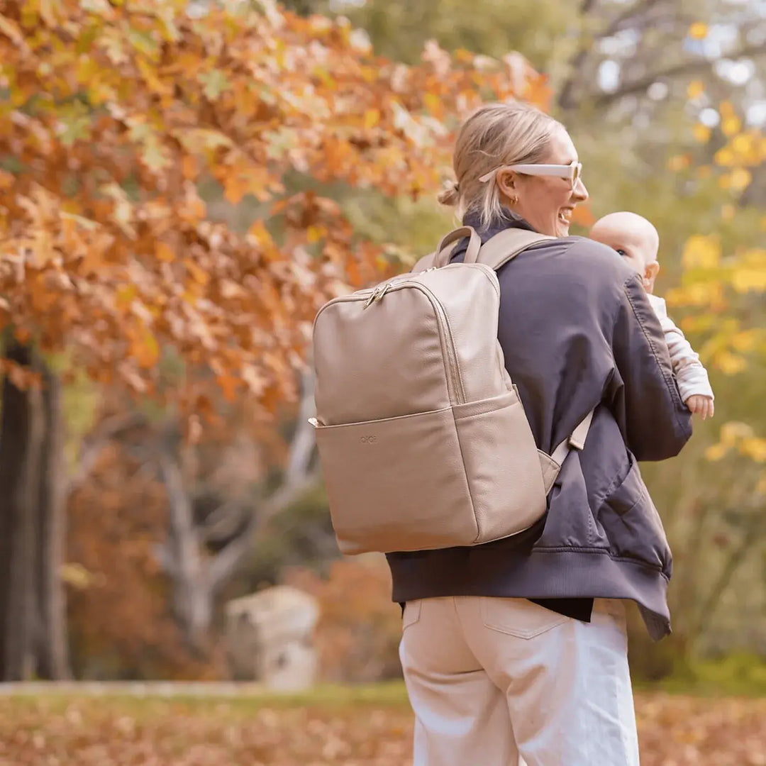 OiOi - Sac à Dos à Couches Multitâche en Cuir Végétalien, Avoine