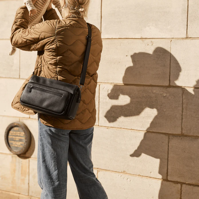 OiOi - Sac Organisateur à Glissière pour Poussette en Cuir Végétalien, Noir