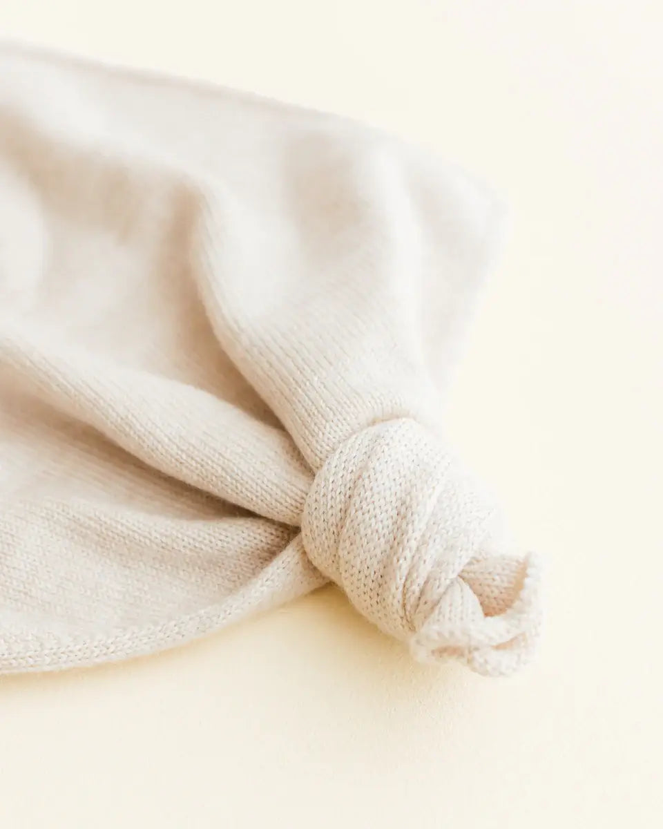 Hvid Knitwear - Toutou-Doudou Ourson Tokki en Laine Mérinos, Crème