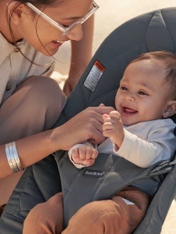 BabyBjörn - Transat Bouncer Bliss, Cadre Gris Foncé, Tissé Pétale Vert Foncé