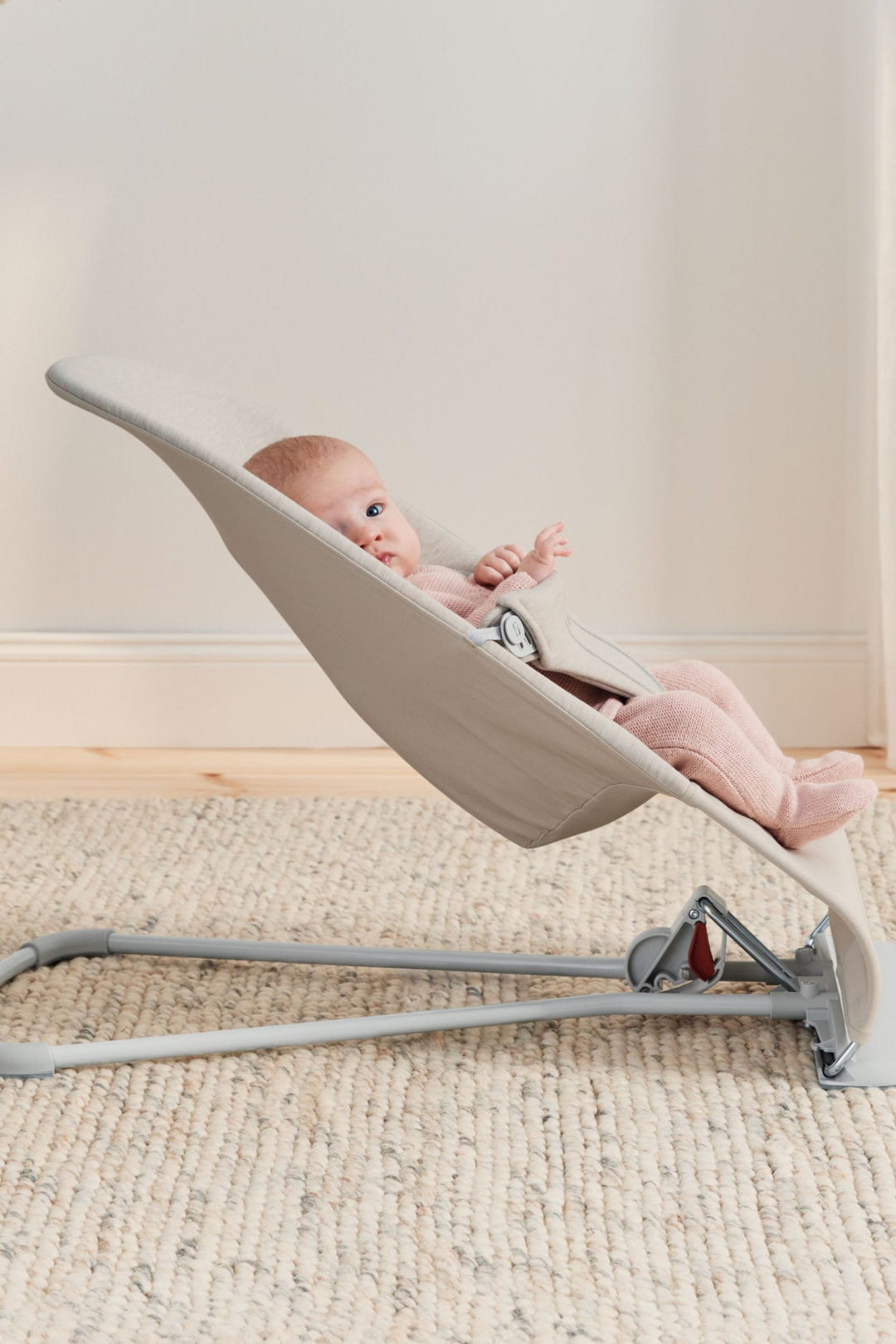 BabyBjörn - Ensemble Transat Bouncer Bliss et Jouet en Bois, Beige Pâle